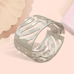 Hollow Pattern Metal Open Bracelet Women's Flower Bracelet