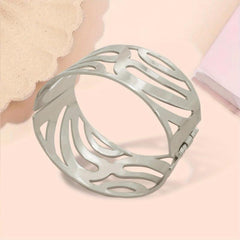 Hollow Pattern Metal Open Bracelet Women's Flower Bracelet