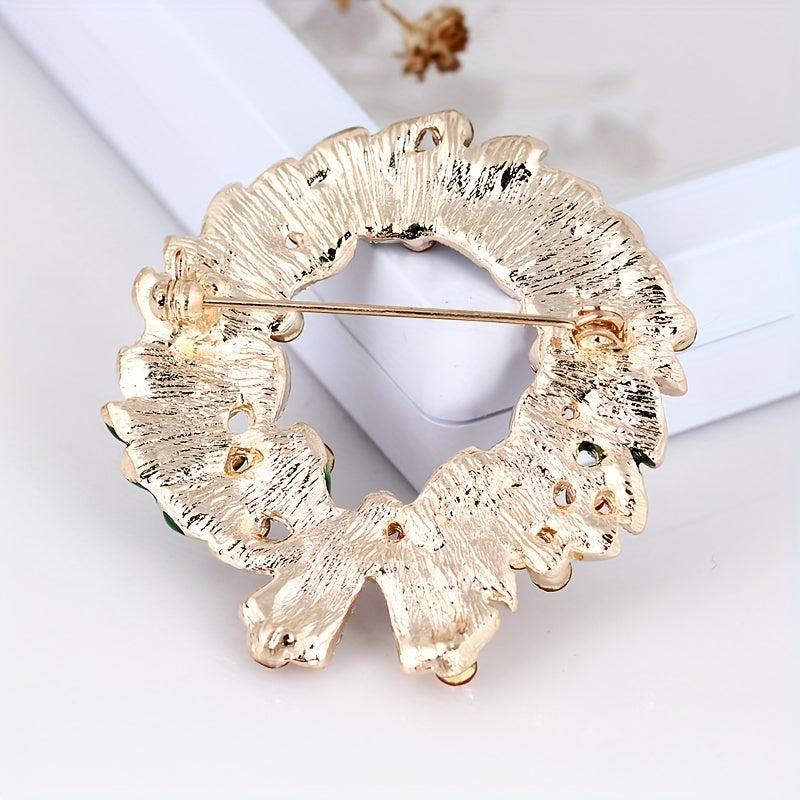 Cartoon Christmas Brooch Leaf Garland for Men and Women