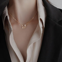 Butterfly Pendant Necklace with Artificial Diamond