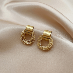 Sweet Temperament Earrings Hollow Circle Wrap Stud Earrings