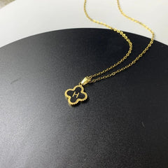 Elegant 26 Letter H Necklace with Four Leaf Clover Pendant