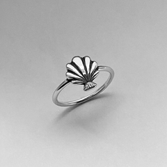 Retro Silvery Shell Ocean Wave Ring