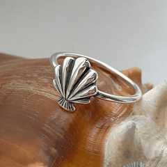 Retro Silvery Shell Ocean Wave Ring