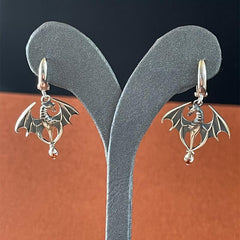 Dark Skull Claw Earrings Gothic Exaggerated Earrings Retro Totem