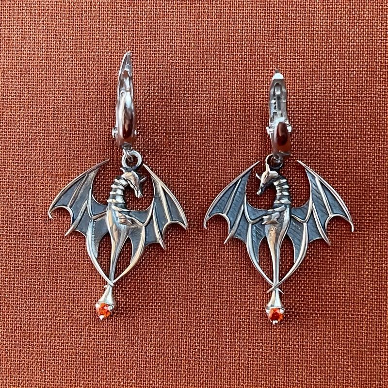 Dark Skull Claw Earrings Gothic Exaggerated Earrings Retro Totem