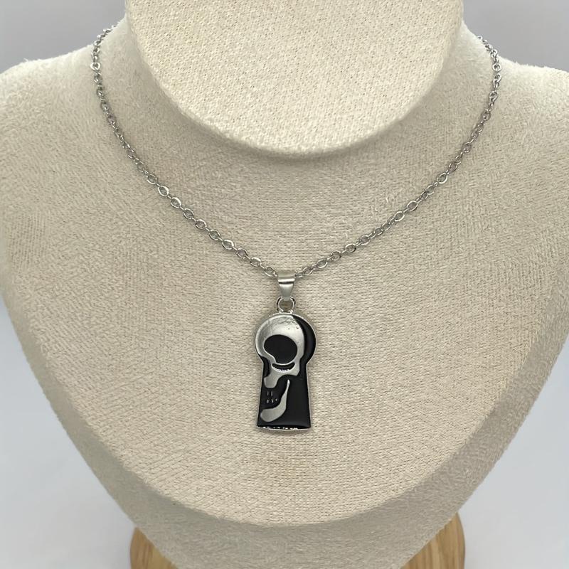 Gothic Keyhole Skull Pendant Necklace Halloween Gift