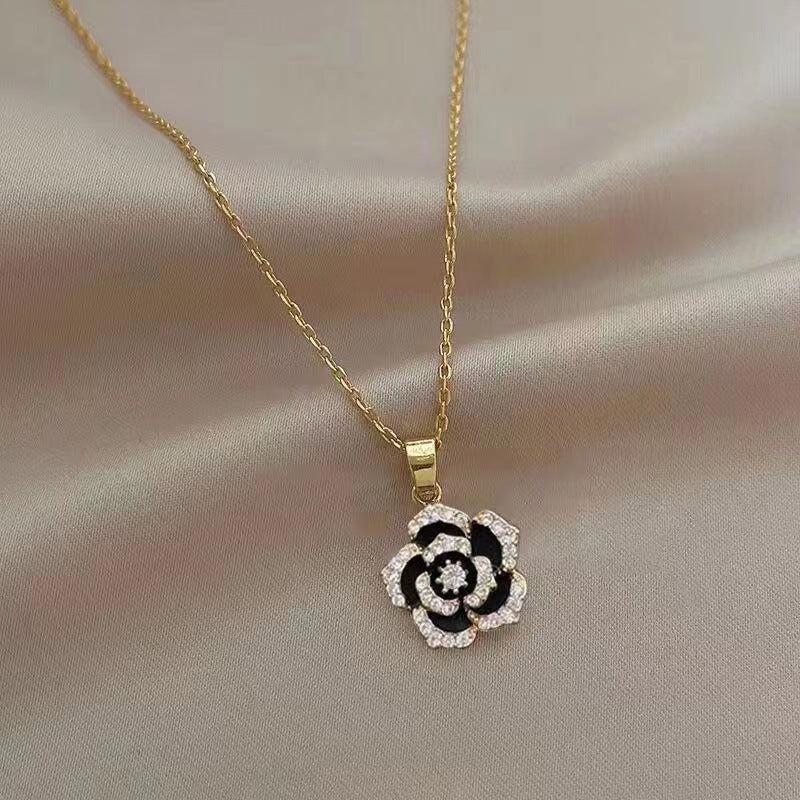 Niche Camellia Necklace Female Clavicle Chain Temperament Neck Chain