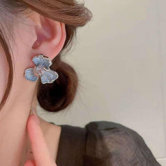 Temperament Flower Sense Light Ear Stud Earrings