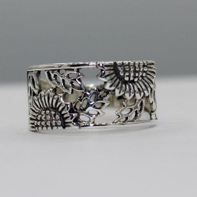 Vintage Silvery Plated Sunflower Woman Ring Party Jewelry Gift