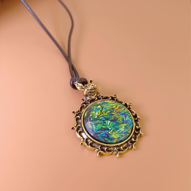 Retro Rabbit Head Resin Pendant Necklace Party Jewelry Gift