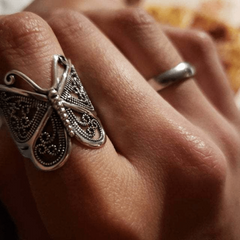 Vintage Carved Butterfly Ring Women Party Ring Jewelry