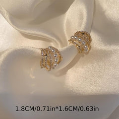 Compact Micro Star Pearl C Stud Earrings