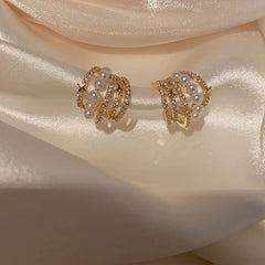 Compact Micro Star Pearl C Stud Earrings