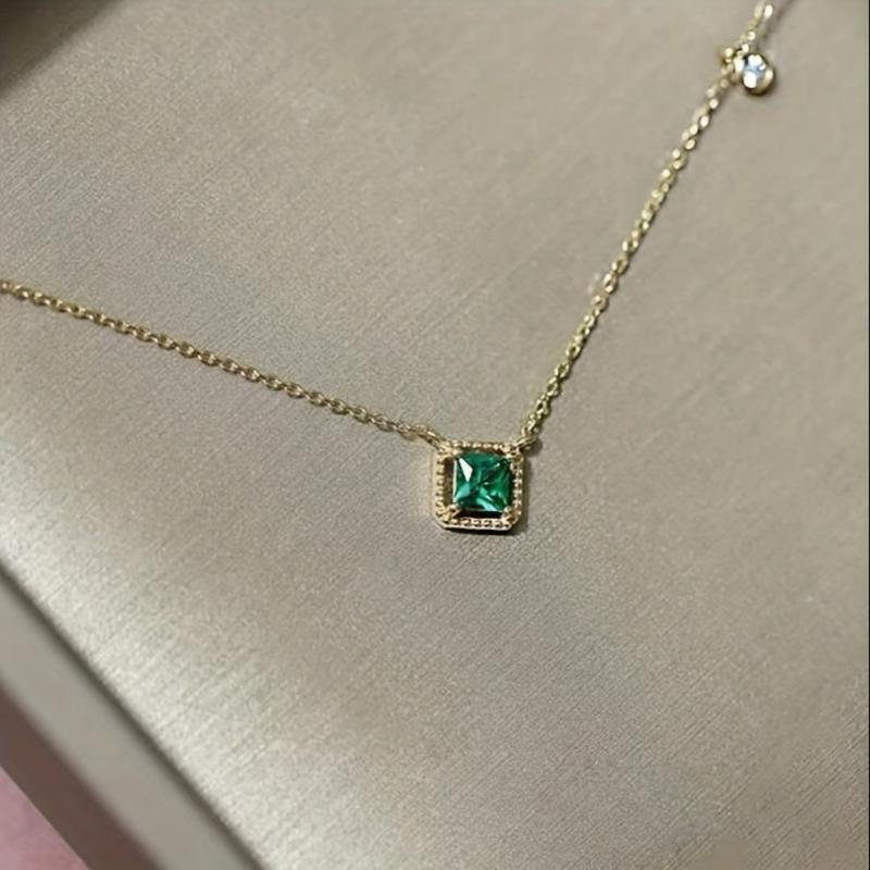 Emerald Square Sugar Clavicle Chain Jewelry