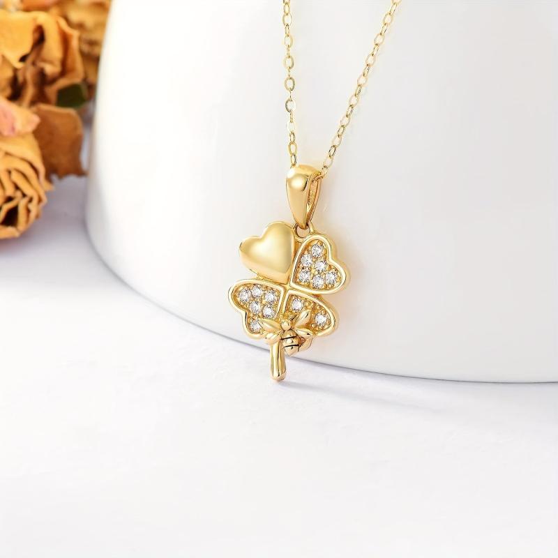 Fashionable Four Leaf Clover Pendant Necklace Love Four Leaf Clover Necklace