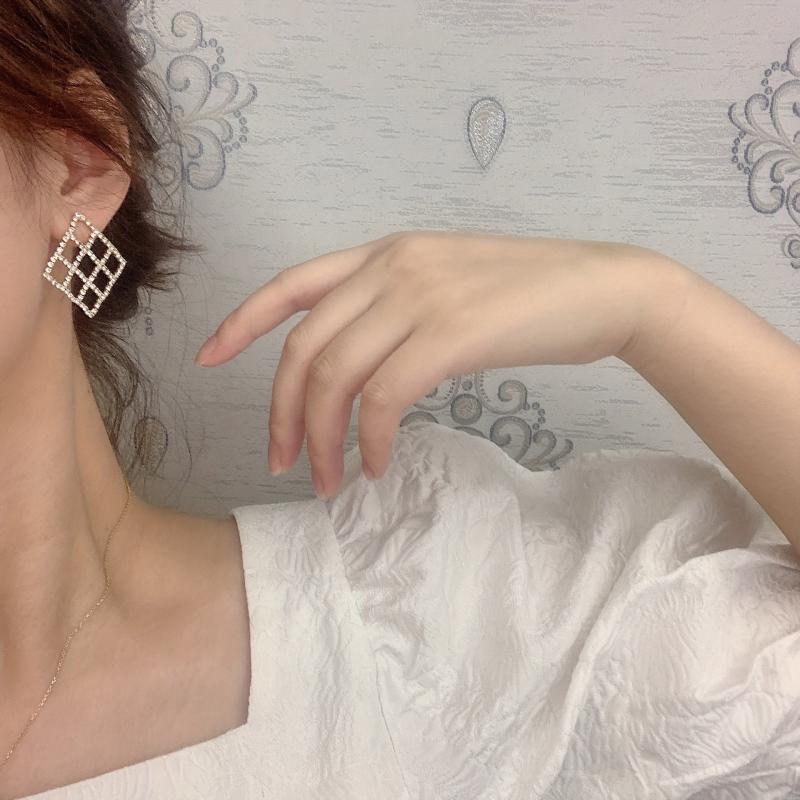 Geometric Drop Earrings - Versatile Jewelry for Any Occasion
