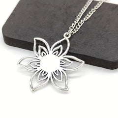 Boho Vintage Metal Flower Necklace - Elegant Touch