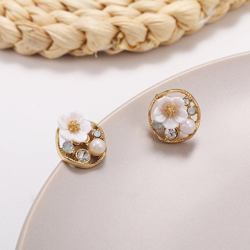 Geometric Round Stud Earrings with Artificial Diamond & Faux Pearl