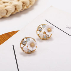 Geometric Round Stud Earrings with Artificial Diamond & Faux Pearl