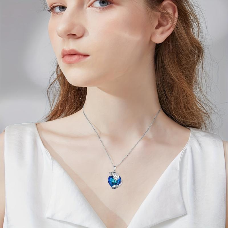 Wolf and Heart Crystal Pendant Necklace - Ideal Gift for Any Occasion