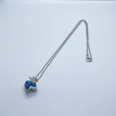 Wolf and Heart Crystal Pendant Necklace - Ideal Gift for Any Occasion