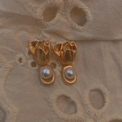 Vintage French Painting Style Rose Inlaid Pearl Silvery Needle Earrings