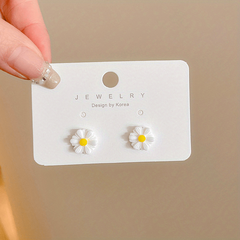 Chic Earrings for Modern Girls: 9 Stylish Options