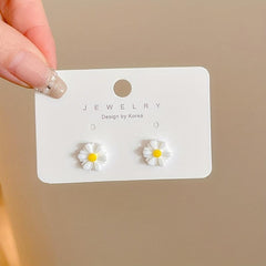 Chic Earrings for Modern Girls: 9 Stylish Options
