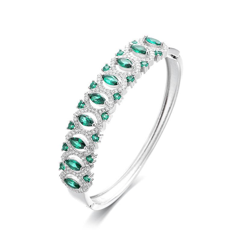 Vintage Silvery Plated Bracelet with Natural Emerald Gemstone for Women