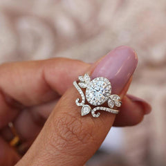 Love-Bearing Set: Women's Wedding Rings