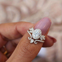 Love-Bearing Set: Women's Wedding Rings