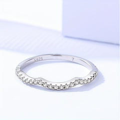 S925 Silver Moissanite Ring: Modern Woman's Accessory