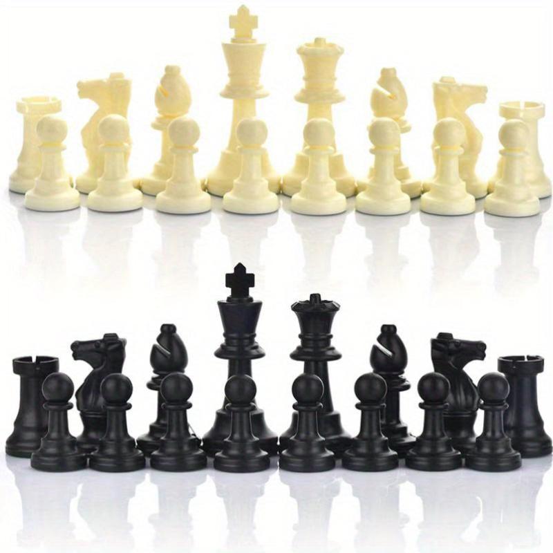 32 Plastic Chess Pieces Set