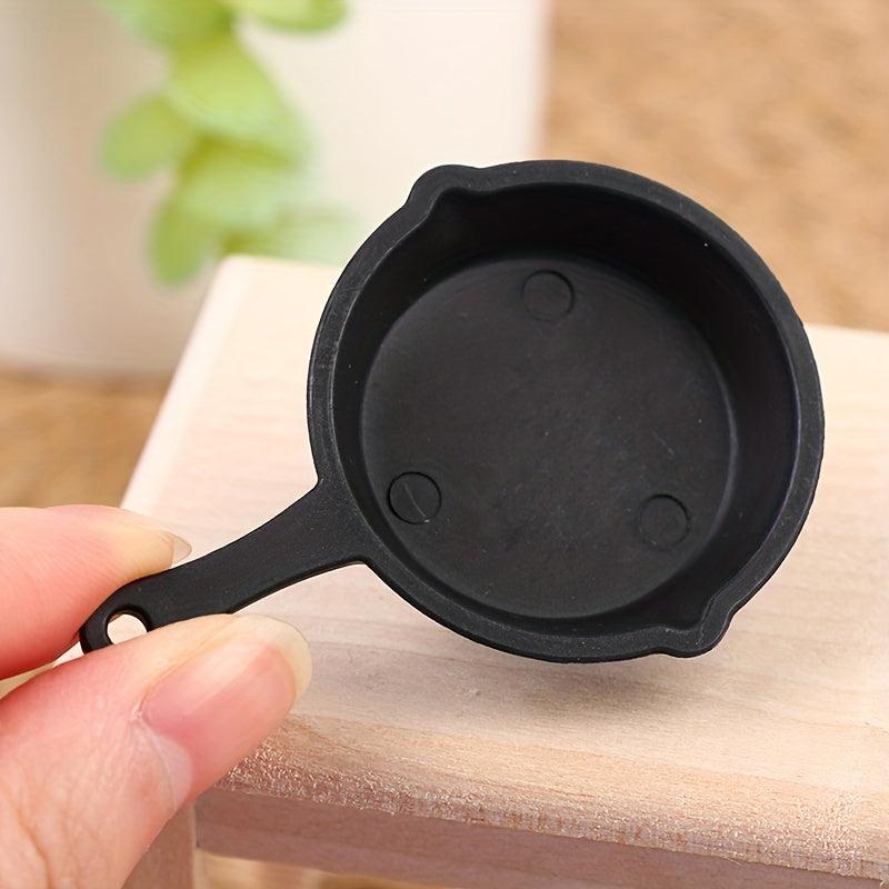 2pcs Dollhouse Kitchen Utensil Pan 1:12 Scale Miniature Cookware Set