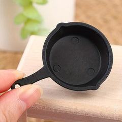 2pcs Dollhouse Kitchen Utensil Pan 1:12 Scale Miniature Cookware Set