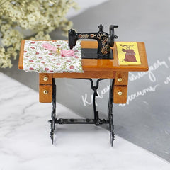 Mini Sewing Machine for Doll House Decoration