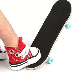 2pcs Mini Finger Shoes Skateboard Elf Doll Shoes Keychains Bird Sneakers Hol