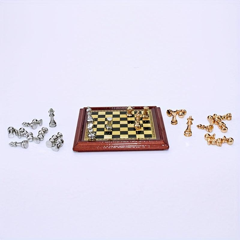 1:12 Doll House Mini Chess Ornaments