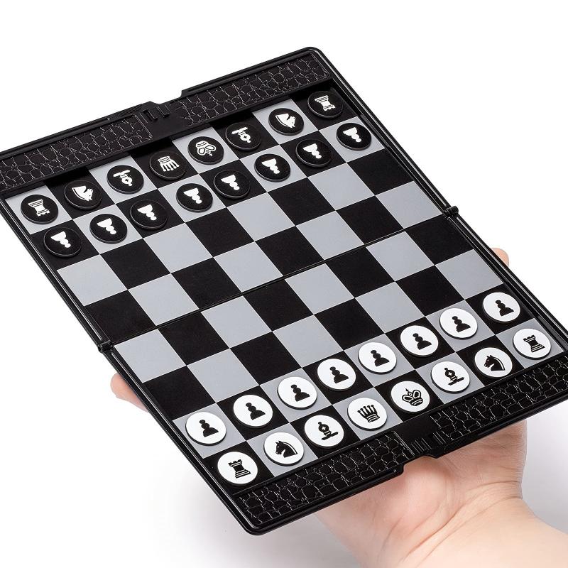 Portable Magnetic Chess Set Thin & Foldable