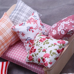 3pcs Random Mini Doll Pillows Sofa Pillow Dollhouse Decoration Models