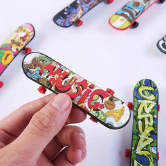 10Pcs Pack Fidget Sports Skateboard Toy Classroom Prize Party Decoration