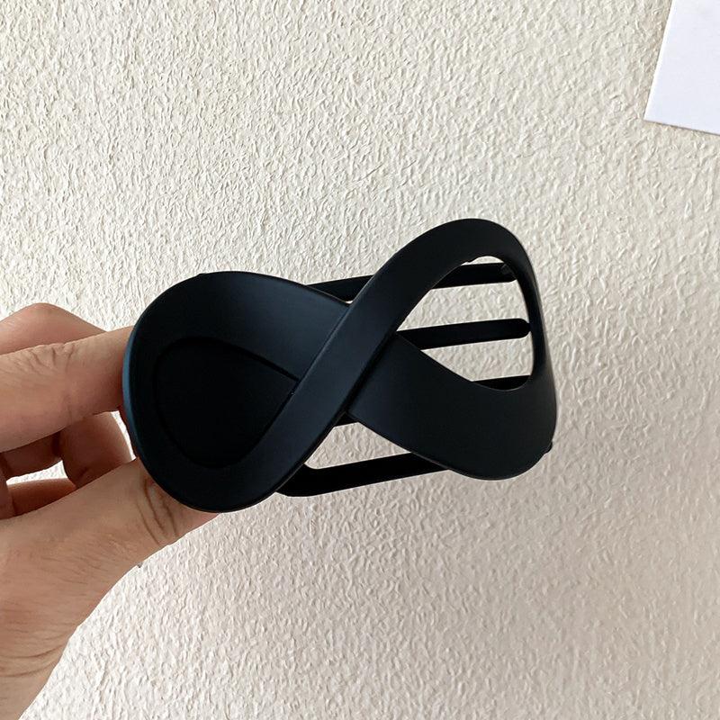 Retro 8-Character Plastic Hair Clip - Fashionable Accessory
