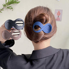 Retro 8-Character Plastic Hair Clip - Fashionable Accessory