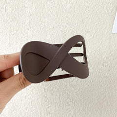 Retro 8-Character Plastic Hair Clip - Fashionable Accessory
