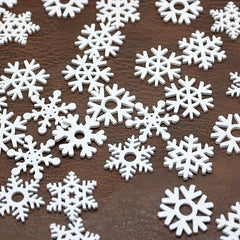 50pcs 3 1 38in Wooden Snowflake Shapes for DIY Painting and Decoration