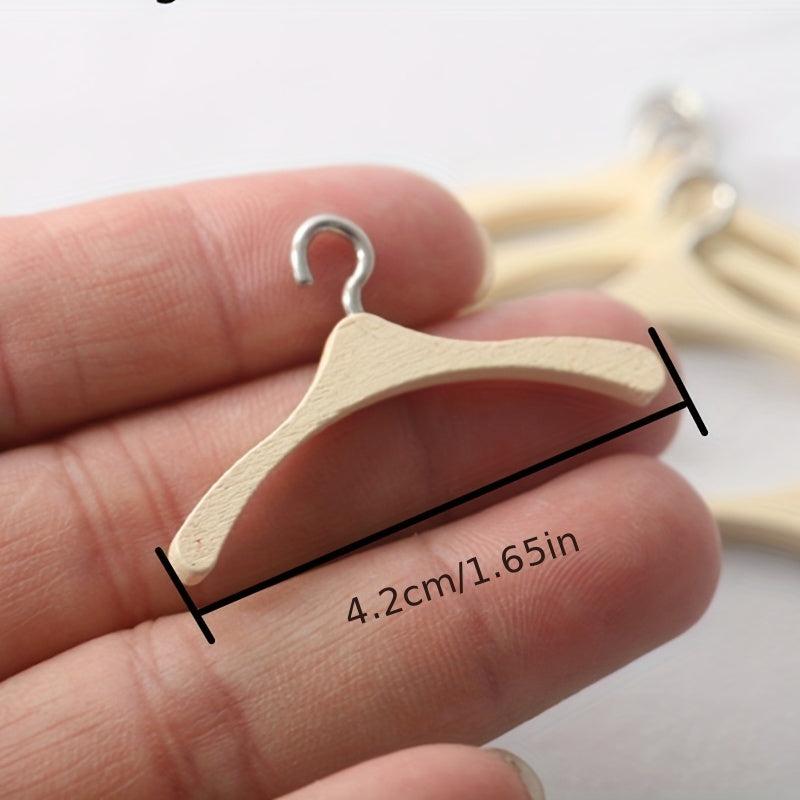 4pcs Dollhouse Mini Wood Hanger Pocket Furniture