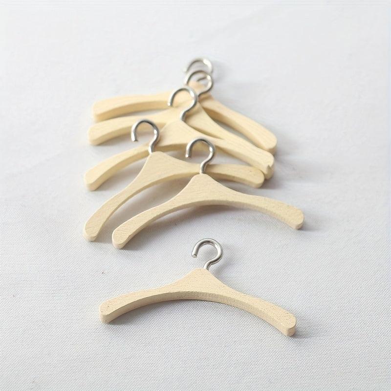 4pcs Dollhouse Mini Wood Hanger Pocket Furniture