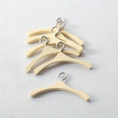 4pcs Dollhouse Mini Wood Hanger Pocket Furniture