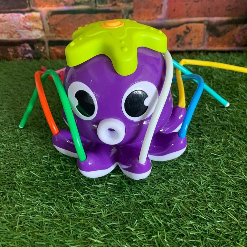 Kids Octopus Sprinkler Toy, 8 Wiggle Tubes, Attaches to Garden Hose